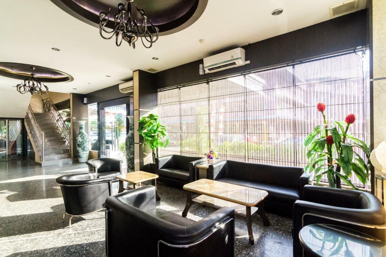 Lovina Inn - Nagoya Batam מראה חיצוני תמונה
