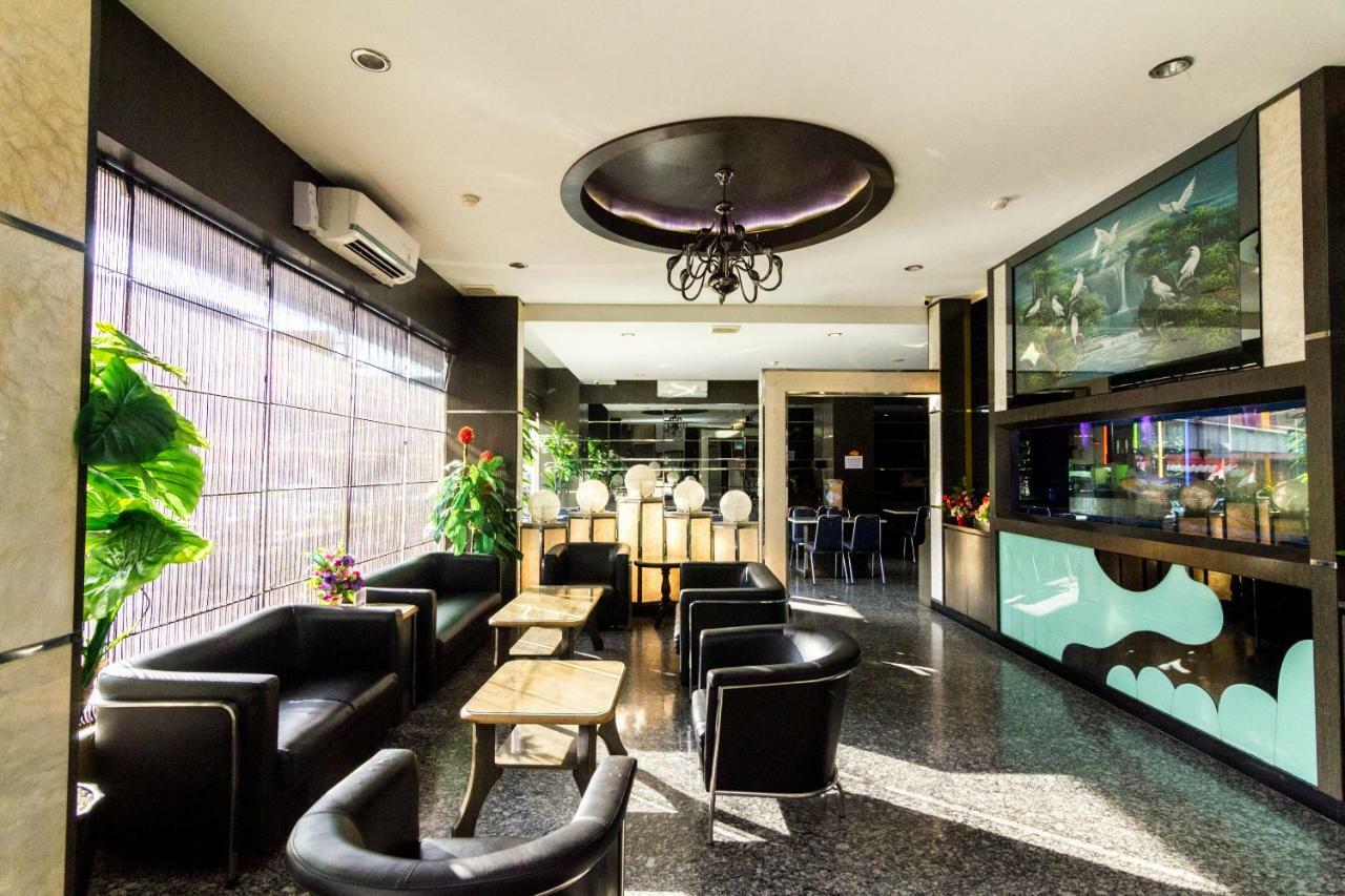 Lovina Inn - Nagoya Batam מראה חיצוני תמונה